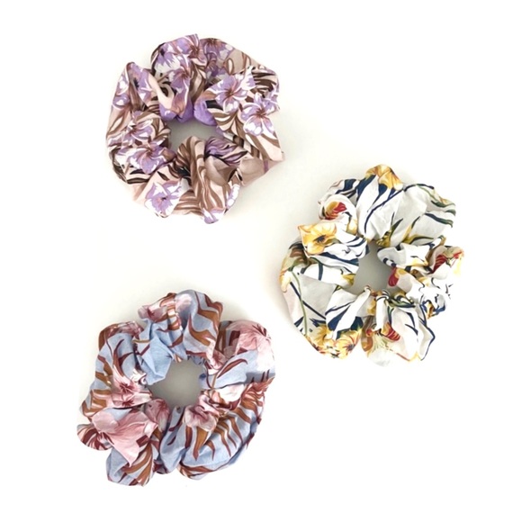NWOT Set of Three Large Floral Hair Scrunchies in Soft Woven Cotton Fabric - Picture 2 of 5